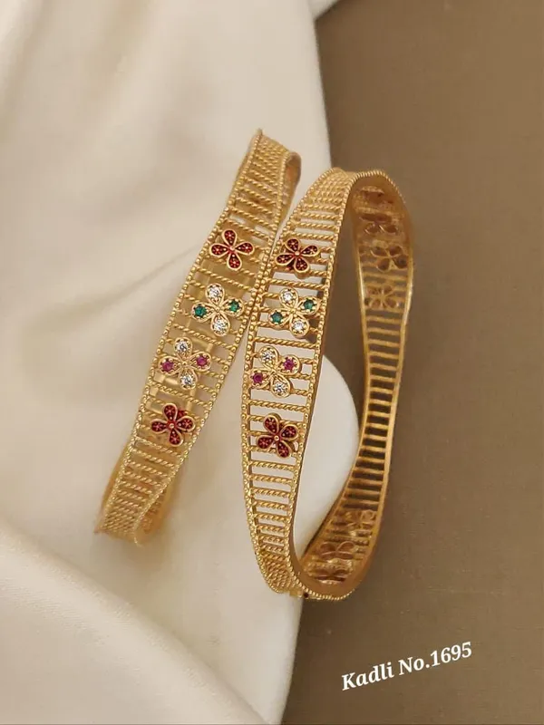 Gold_Plated_Metal_Bangles_For_Women