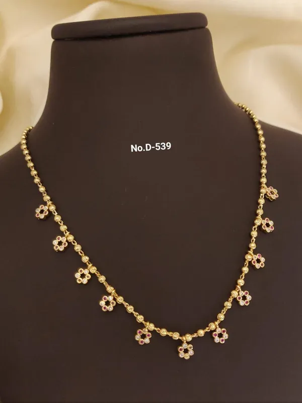 Gold_Alloy_Necklace_For_Women