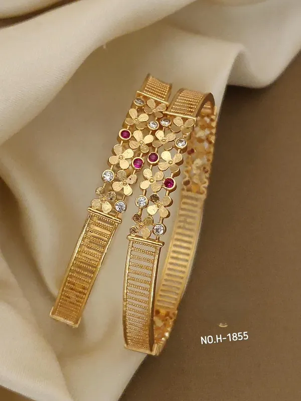 Gold_Brass_Bangles_For_Women