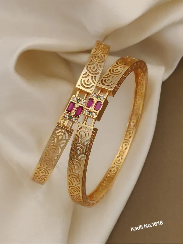 Gold_Brass_Bangles_For_Women