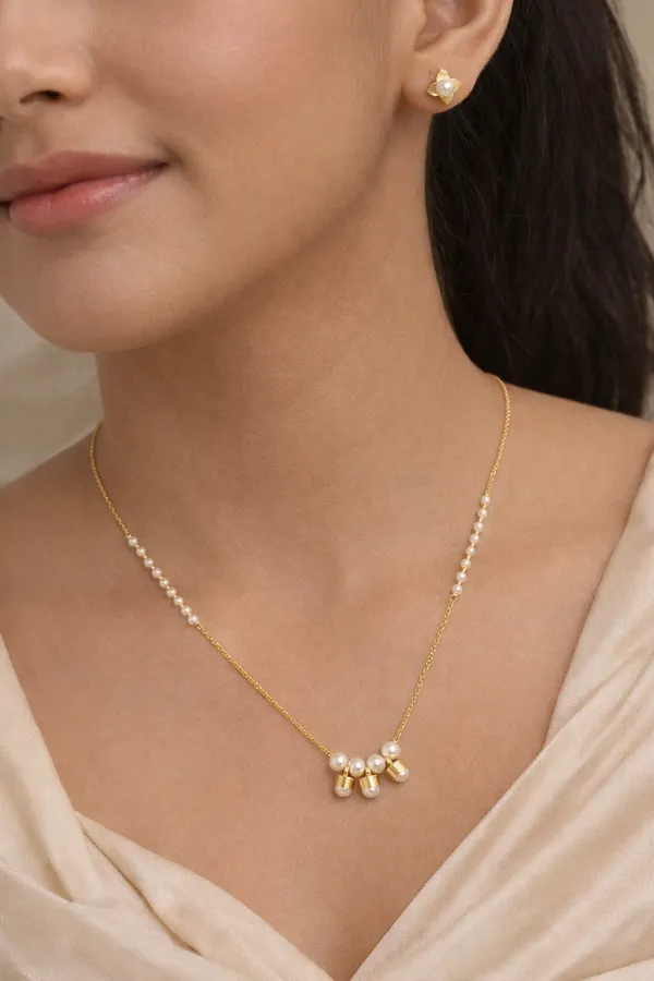 Gold_Alloy_Necklace_For_Women
