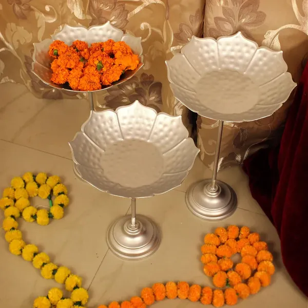 Green_And_Gold_Silver_Tone_Decorative_Flower_Display_Stands