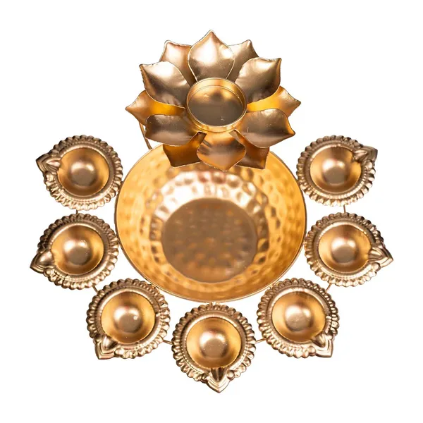 Gold_Decorative_Brass_Diya_Stand_With_Lotus_Design_8_Tea_Light_Holders