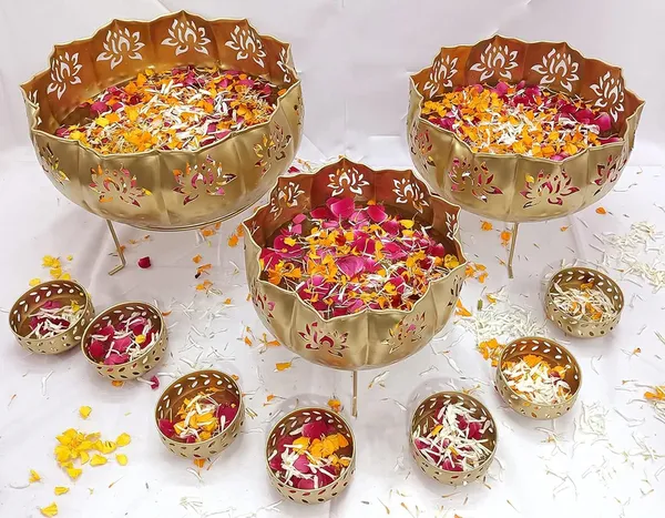 Gold_And_Black_Brass_Decorative_Bowl_Set_With_Laser_Cut_Floral_Design_And_Large_Bowls_And_7_Small_Bowls_With_Stands