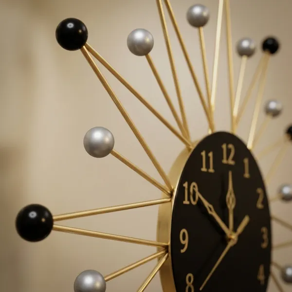 Black_And_Gold_Metal_Wall_Clock_For_Home_Decor