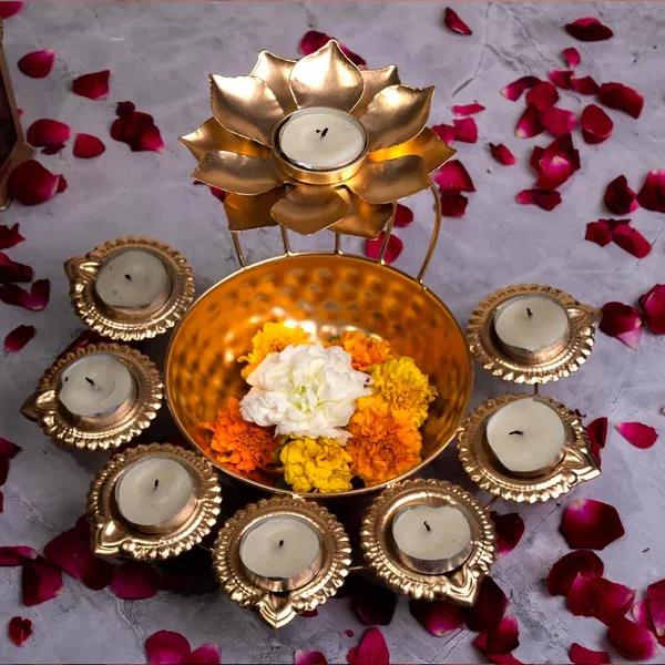 Gold_Decorative_Brass_Diya_Stand_With_Lotus_Design_8_Tea_Light_Holders