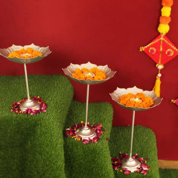 Green_And_Gold_Silver_Tone_Decorative_Flower_Display_Stands