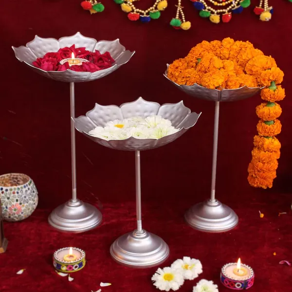 Green_And_Gold_Silver_Tone_Decorative_Flower_Display_Stands
