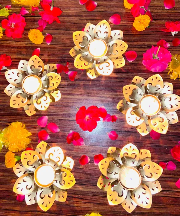 Gold_Decorative_Brass_Flower_Diya_Candle_Holders
