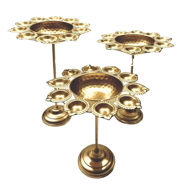 Gold_Brass_Diya_Stand_Set_With_Flower_Design