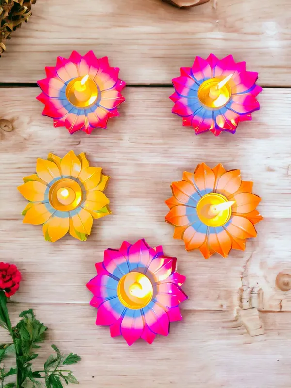 Floating_Lotus_Flower_Candle_Holders(Multicolor)