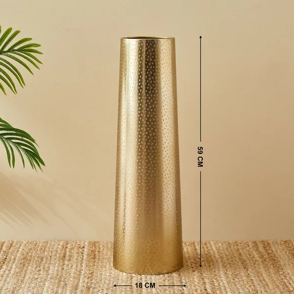 Gold_Hammeredvase_Tall_Tapered_Metal_Flower_Vase