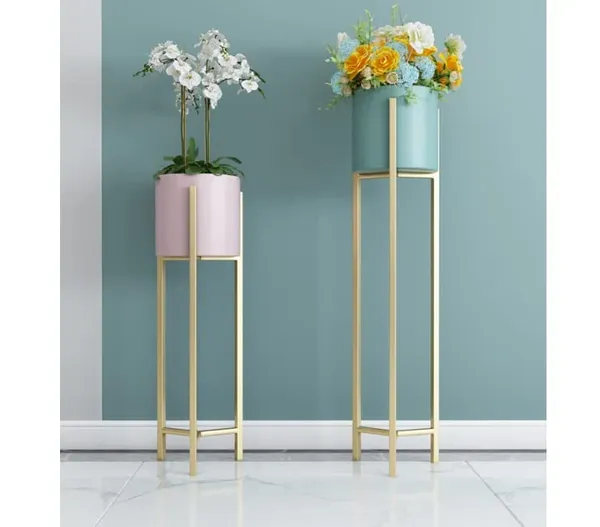 Metal_Plant_Stand_With_Pot