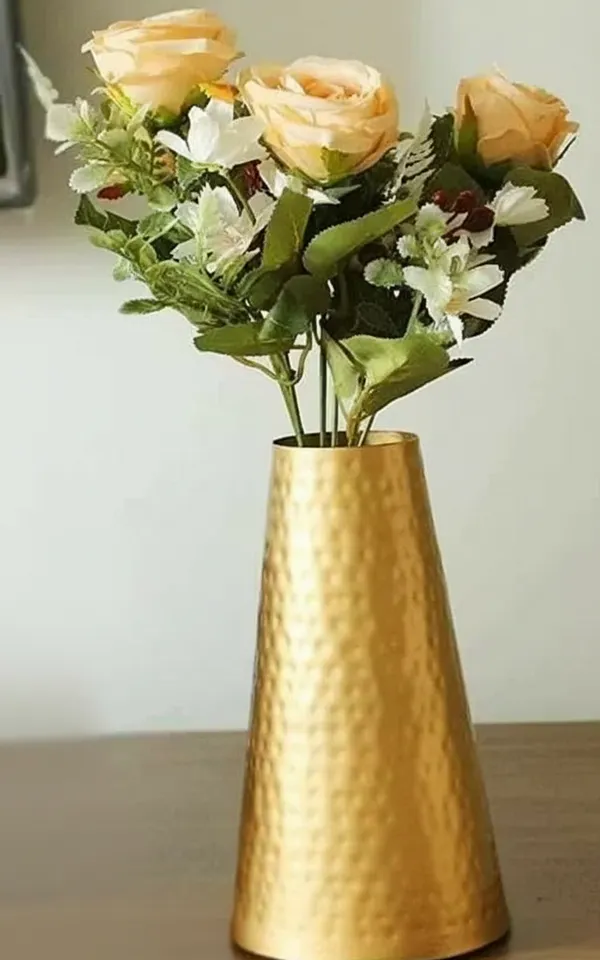 Gold_Texturedfinish_Metal_Flower_Vase