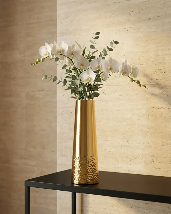 Gold_Hammeredvase_Tall_Tapered_Metal_Flower_Vase