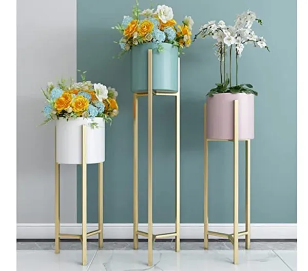 Metal_Plant_Stand_With_Pot
