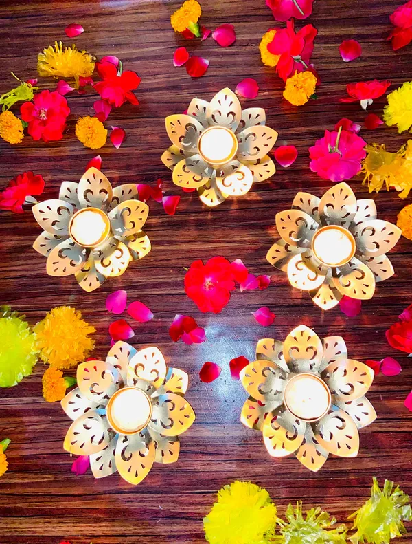 Gold_Decorative_Brass_Flower_Diya_Candle_Holders