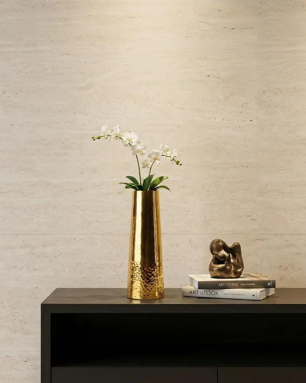 Gold_Hammeredvase_Tall_Tapered_Metal_Flower_Vase