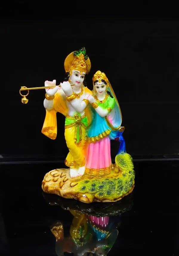 RADHA_KRISHNA_IDOL_WITH_PEACOCK