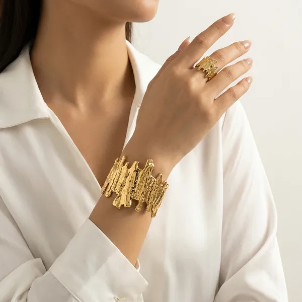 Gold_Toned_Textured_Statement_Bracelet_And_Ring_Set_For_Women