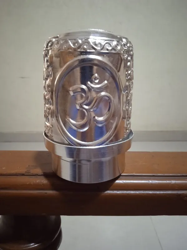 Decorative_Metal_Candle_Holder_With_Om_Symbol