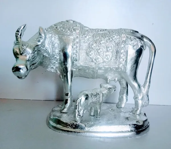 White_Metal_Silver_Color_Cow_And_Calf_Figurine___Decorative_Metal_Idol