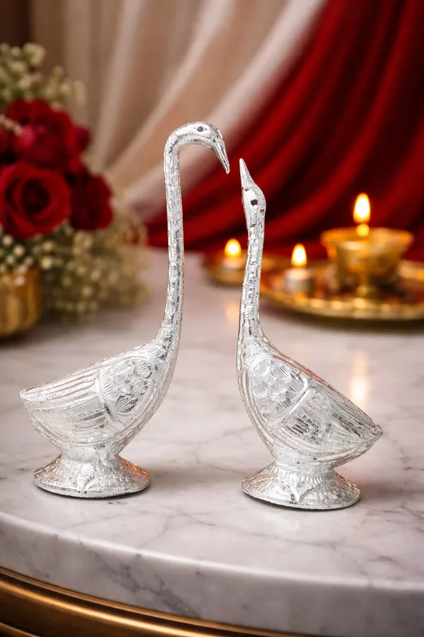 Decorative_Metal_Swan_Figurines___Set_Of_2_(Silver)