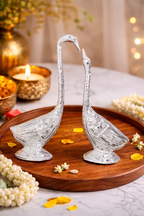 Decorative_Metal_Swan_Figurines___Set_Of_2_(Silver)