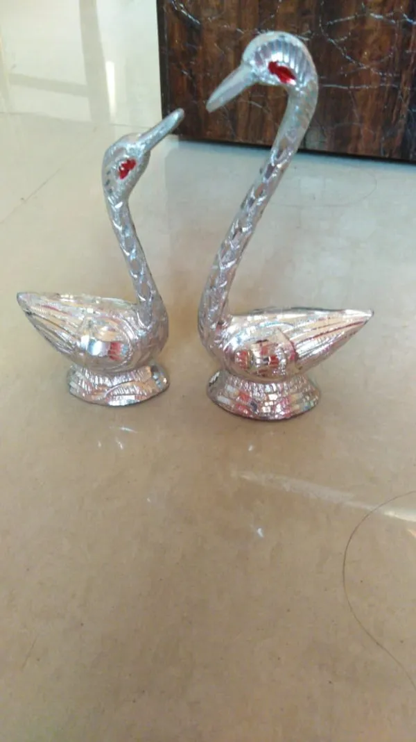 White_Metal_Silver_Color__Swan_Showpiece_(Set_Of_2)