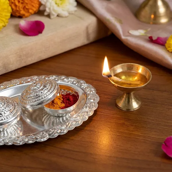 Decorative_Silver_Tone_Metal_Inkwell_Set_With_Ornate_Detailing