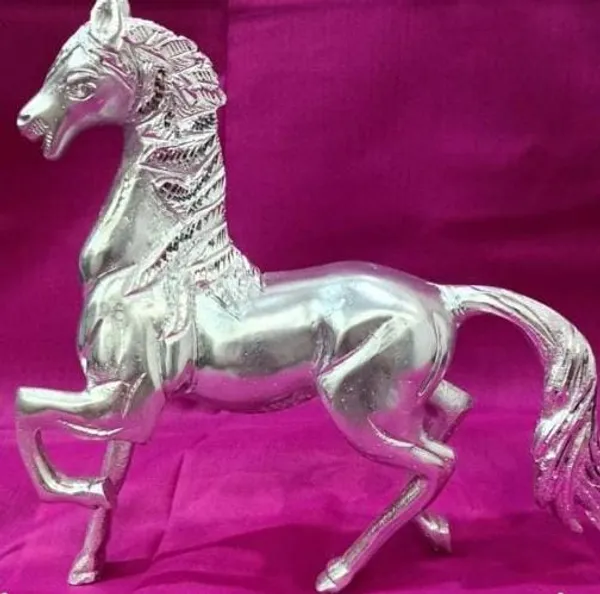 Silver_Horse_Decorative_Figurine___Elegant_Prancing_Horse_Showpiece