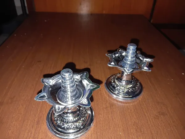 Vintage_Style_Silver_Star_Shaped_Niranjan_(Set_Of_2)