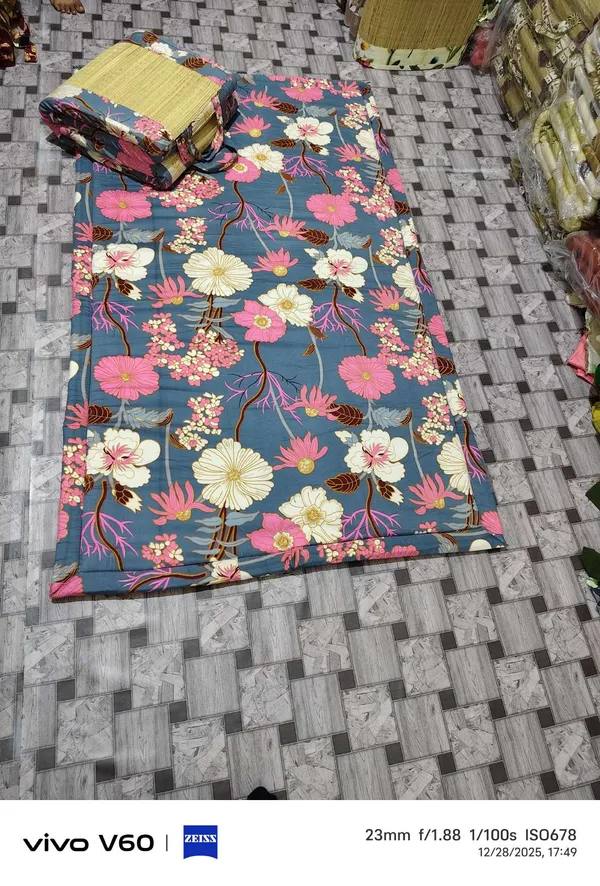 Multicolour_Corai_Grass_Cotton_&_Polyester_Foldable_Sleeping_Mat_Set