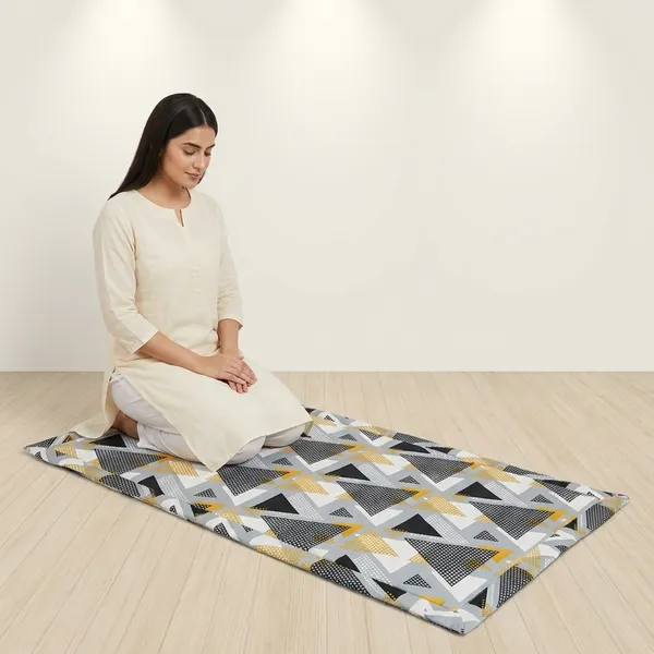 Multicolour_Corai_Grass_Cotton_&_Polyester_Mat_For_Sleeping