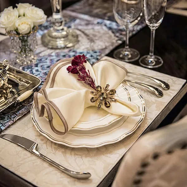 Gold_Handmade_Luxury_Crystal_Snowflake_Napkin_Rings_Set_Of_4_Premium_Jeweled_Serviette_Holders_For_Wedding,_Diwali,_Christmas,_Fine_Dining_And_Gift_Champagne_Gold_Floral