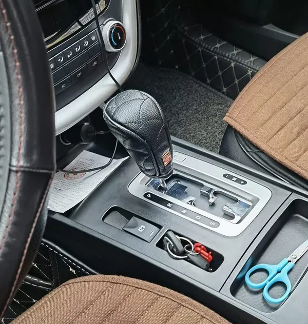 Black_Leather_Gear_Knob_Cover