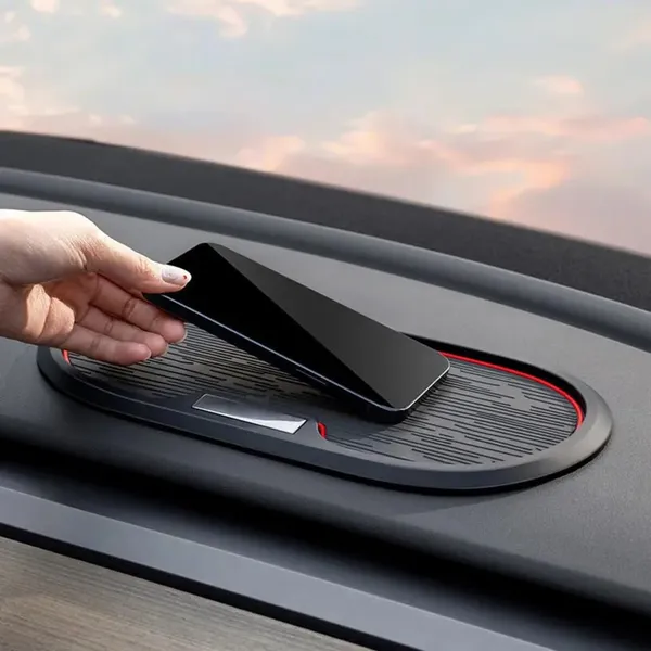 Black_And_Red_Rubber_Dashboard_Anti_Slip_Mat