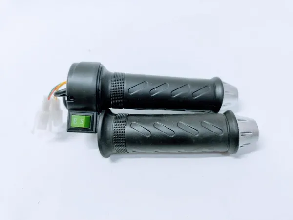 Black_Abs_Plastic,_Metal,_Rubber_Scooter_Throttle_Grip