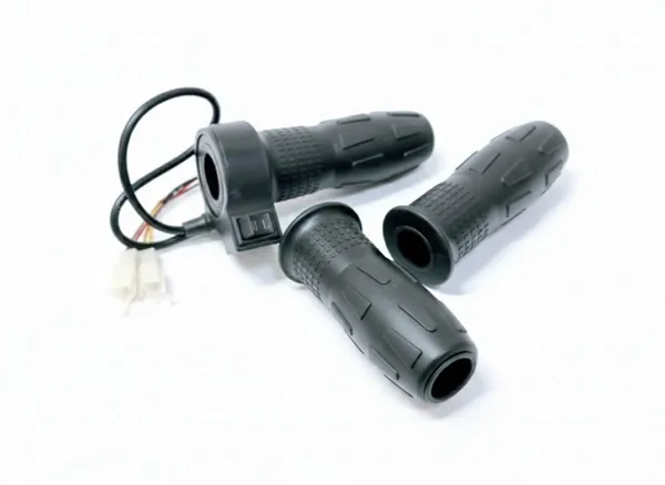 Black_Plastic_Scooter_Throttle