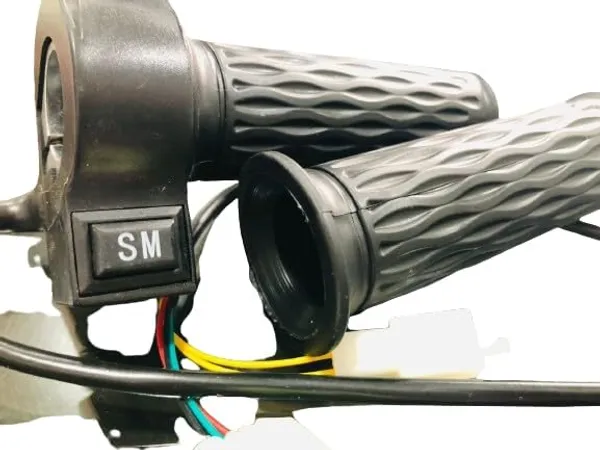 Black_Plastic_Electronic_Components_Tire_Valve_Cap