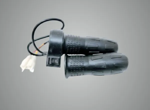 Black_Plastic_Scooter_Throttle