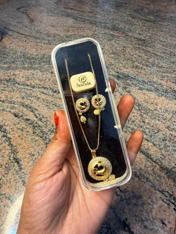 Gold_Alloy_Crystal_Necklace_Set_For_Women