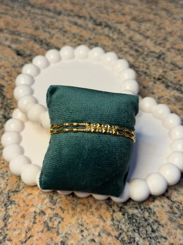 Gold_Alloy_Beads_Bracelet_For_Women