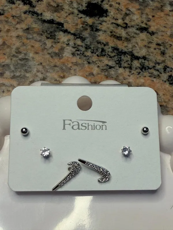 White_Alloy_Crystal_Stud_Earrings_Set_For_Women