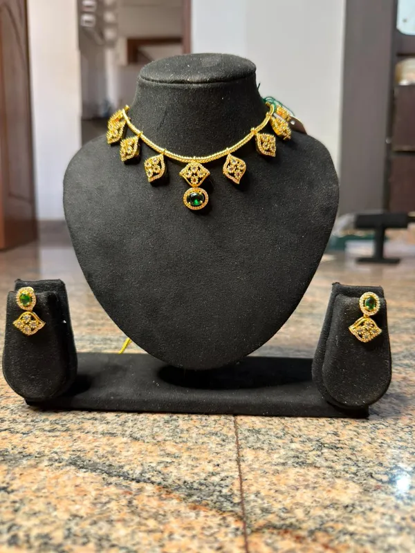 Gold_Alloy_Kundan_Stone_Necklace_Set_For_Women