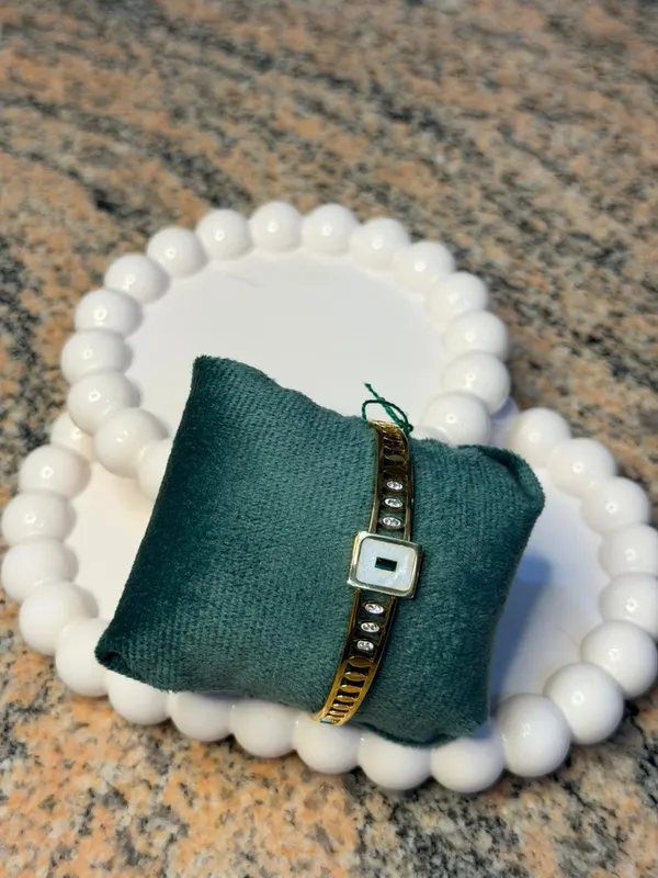 Gold_Beads_Fabric_Bracelet_For_Women