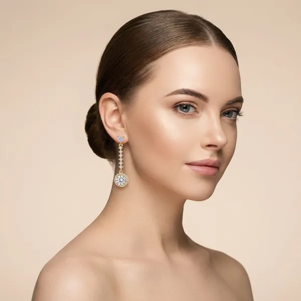 White_Alloy_Crystal_Drop_Earrings_For_Women