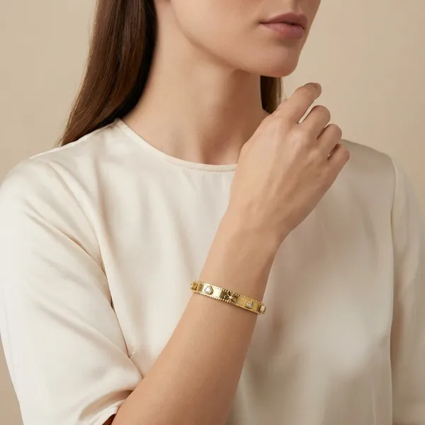 Gold_Alloy_Crystal_Bracelet_For_Women