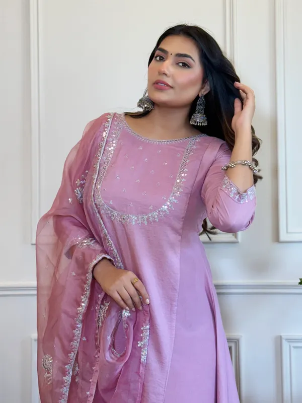 Lavender_Silk_Blend_Kurti_With_Pant_And_Dupatta_Set_For_Women