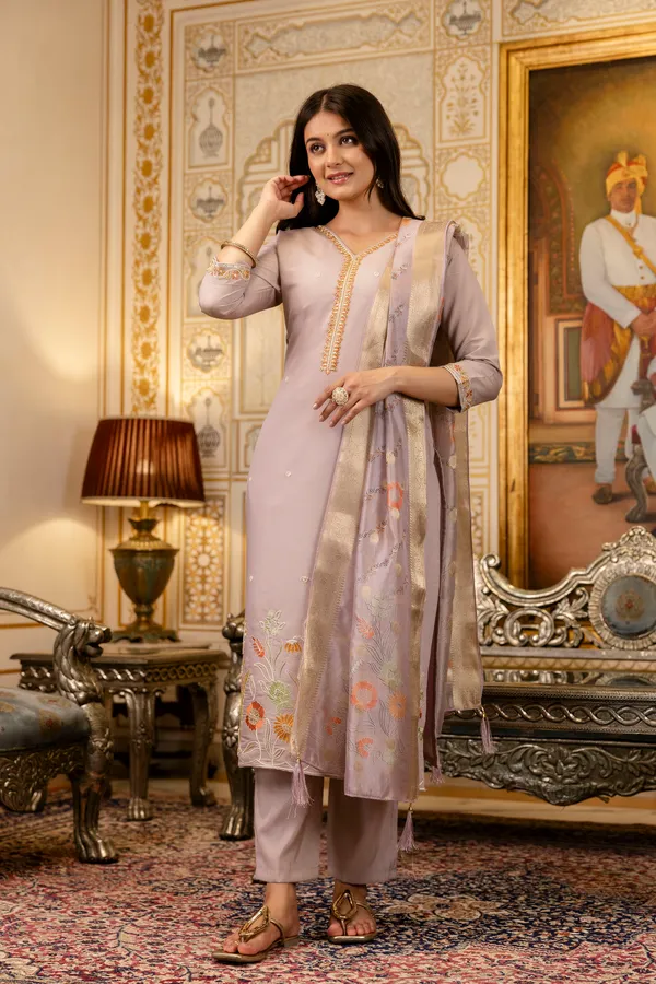Lavender_Viscose_Simer_Kurti_With_Pant_And_Dupatta_Set_For_Women